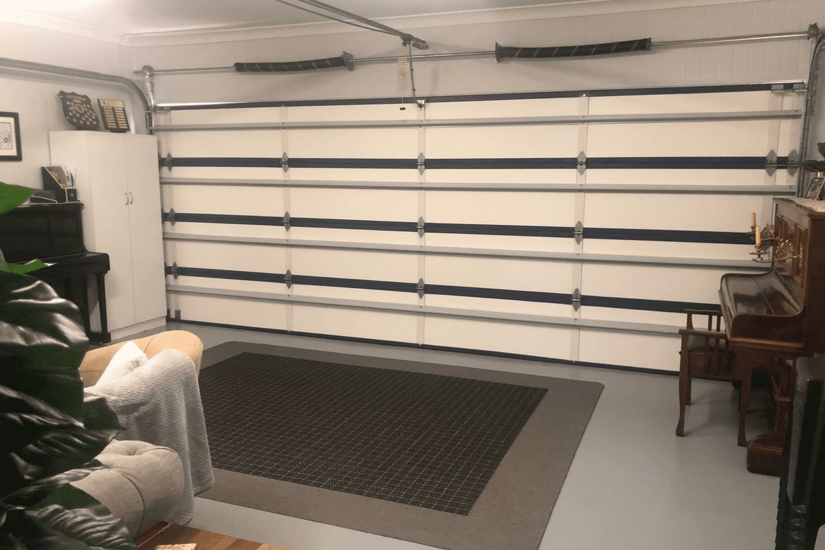 Garage home office with stable temperatures thanks to ThermaDoor insulation panels